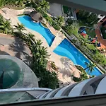 Lindo Flat Na Barra Da Tijuca Com Vista Para O Mar