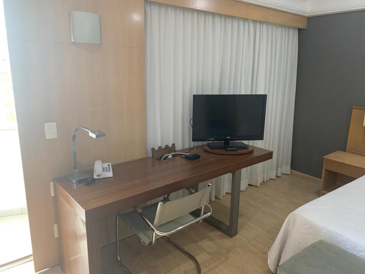 Lindo Flat Na Barra Da Tijuca Com Vista O Mar